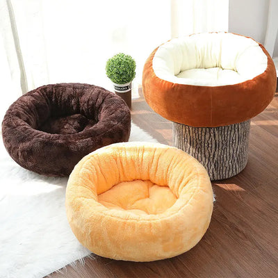 Warming pet bed for small dogs and cats with soft faux fur