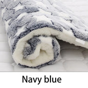 Cozy fleece blanket for pets – washable and soft