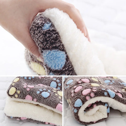 Warm sleeping pad with bear pattern for pets"  "