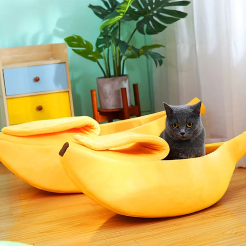 Banana Shaped Pet Bed – Soft, Warm Sleeping Bag for Catse