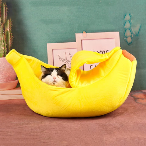 Cute Banana Pet Bed – Warm Cushion for Kittens & Dogs