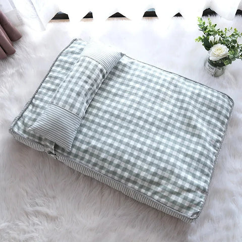 Comfy pet bed for restful sleep – cats and small dogs