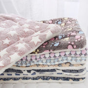 Cute bear print pet blanket for home useThick pet blanket for cats and small dogs