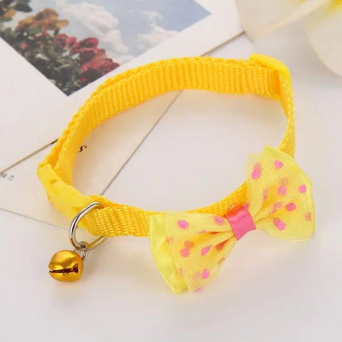 Adjustable pet collar for cats and small dogs with cute bow and bell