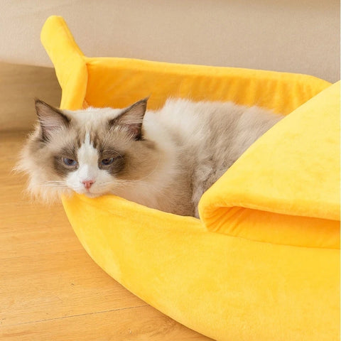 Banana Sleeping Bag for Pets – Soft & Cozy Cat Mat